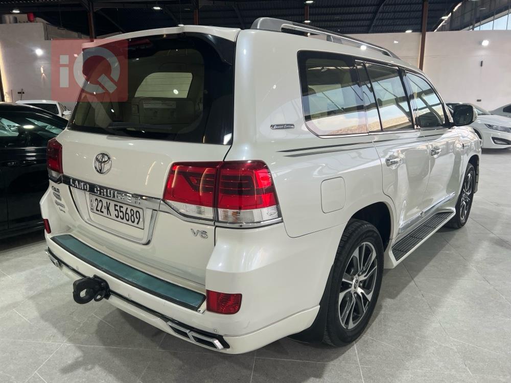 تويوتا لاندكروزر